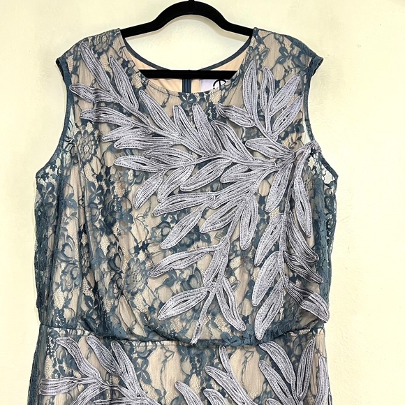 JS Collections Soutache Lace Blouson Gown - Picture 4 of 12